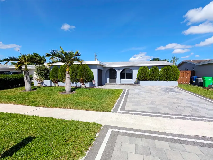 9041 NW 25th St, Sunrise, FL 33322 - Image #2