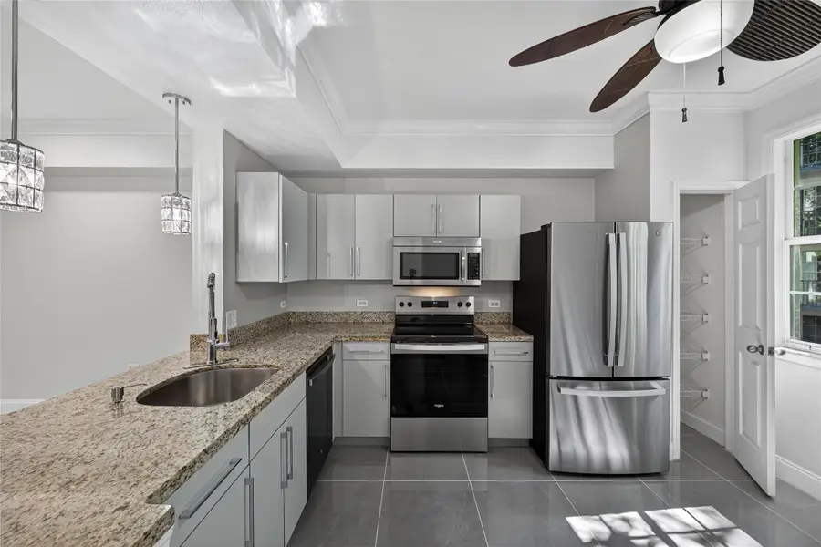 533 NE 3rd Ave #221, Fort Lauderdale, FL 33301 - Image #3