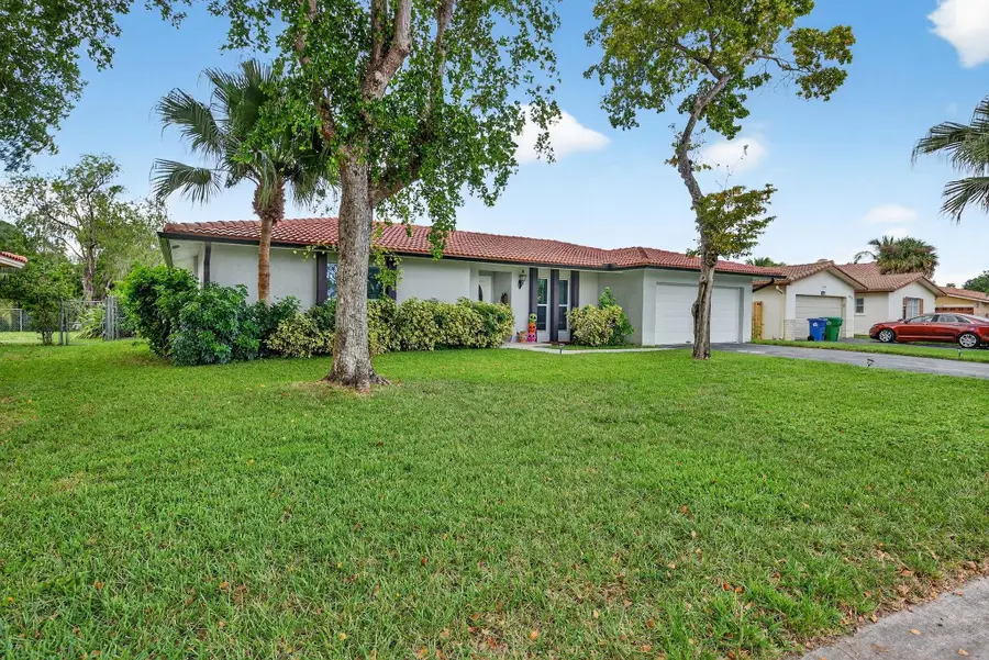 10775 NW 40th St, Coral Springs, FL 33065 - Image #2