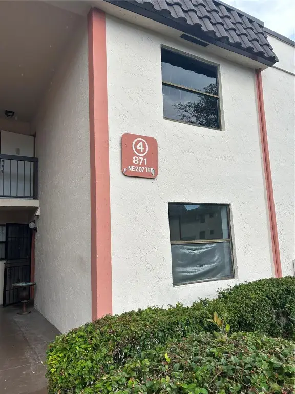 871 NE 207th Terrace #102, Miami, FL 33179 - Image #1