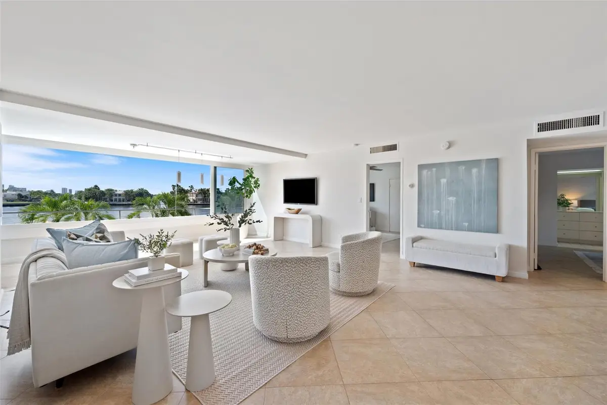 215 N Birch Rd #2B, Fort Lauderdale, FL 33304 - Image #1