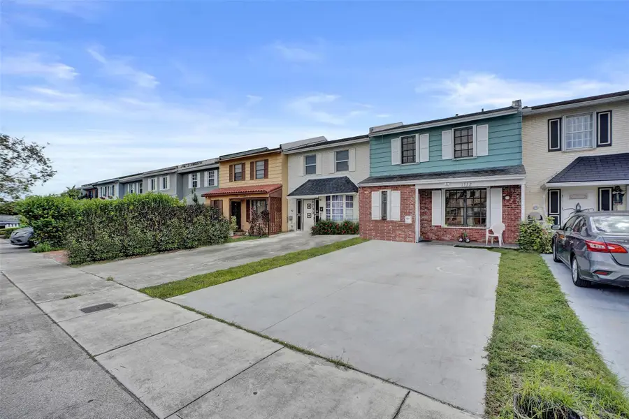 1732 W 72nd St #1732, Hialeah, FL 33014 - Image #3