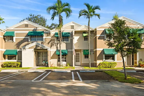 12371 SW 52nd St, Cooper City, FL 33330