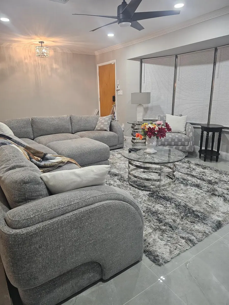 5500 Roosevelt St, Hollywood, FL 33021 - Image #2