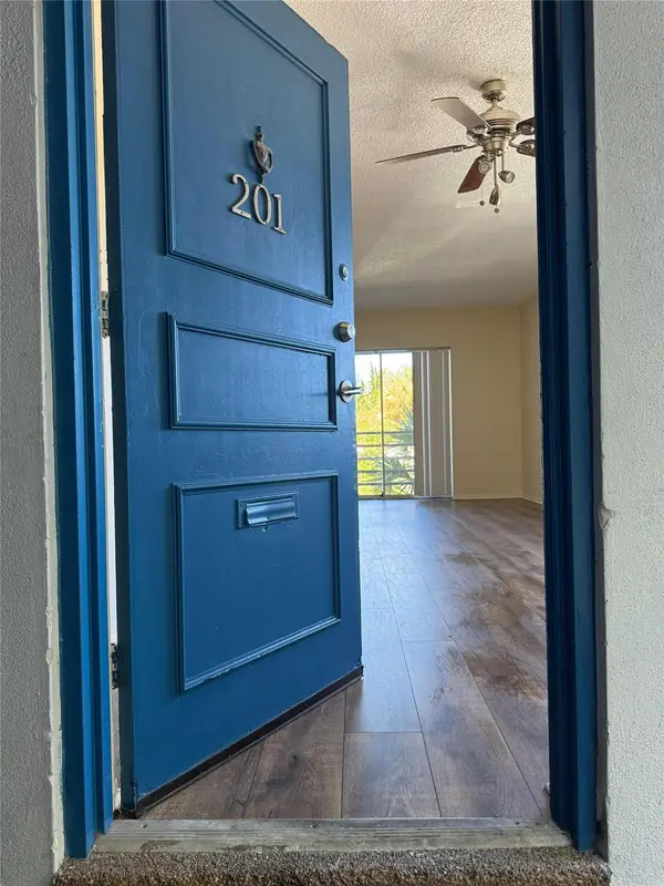 1407 NE 56th St #201, Fort Lauderdale, FL 33334