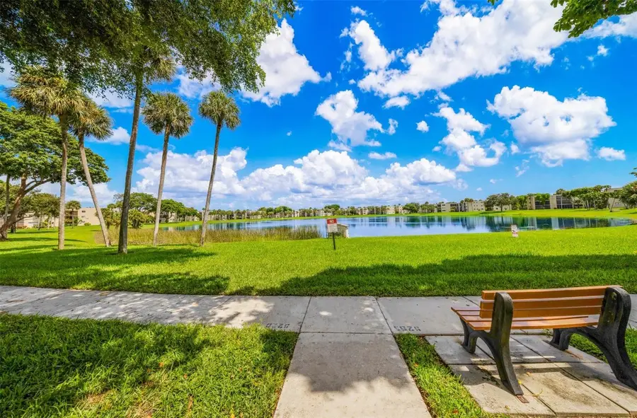 5250 Las Verdes Circle #317, Delray Beach, FL 33484 - Image #2