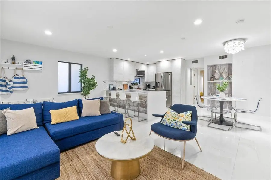 2911 N Ocean Dr, Hollywood, FL 33019 - Image #2