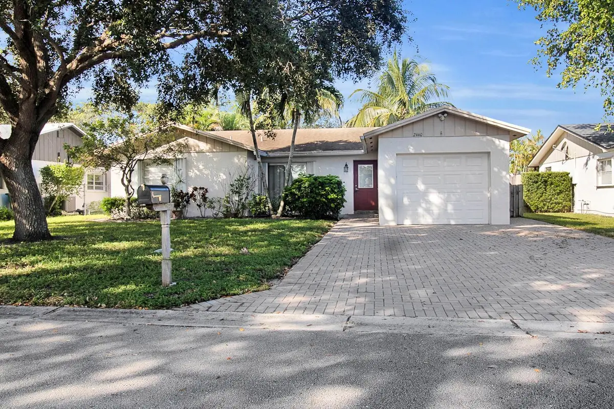2440 NW 98th Ln, Coral Springs, FL 33065 - Image #1
