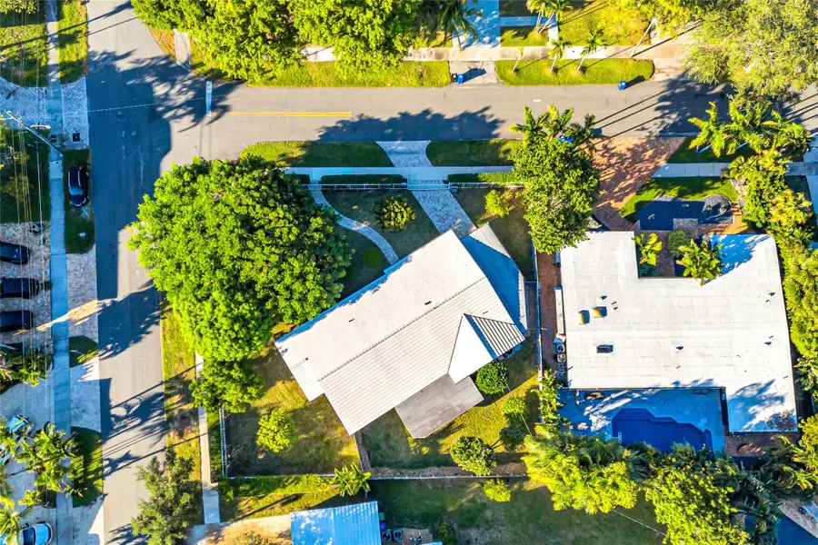 2100 Manatee Dr, Fort Lauderdale, FL 33316 - Image #3