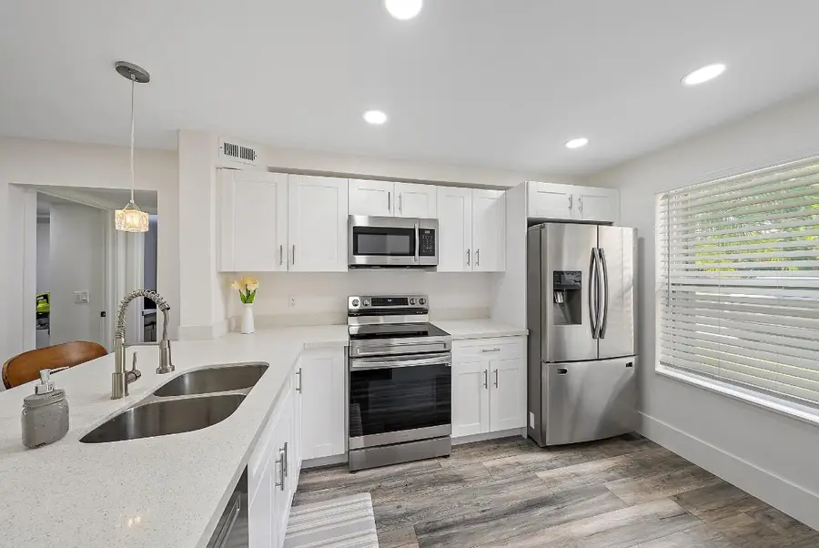 6928 Briarlake #102, Palm Beach Gardens, FL 33418 - Image #2