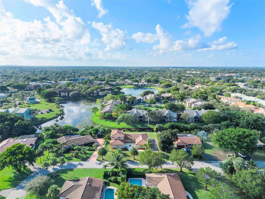 9030 NW 32nd St, Coral Springs, FL 33065 - Image #2