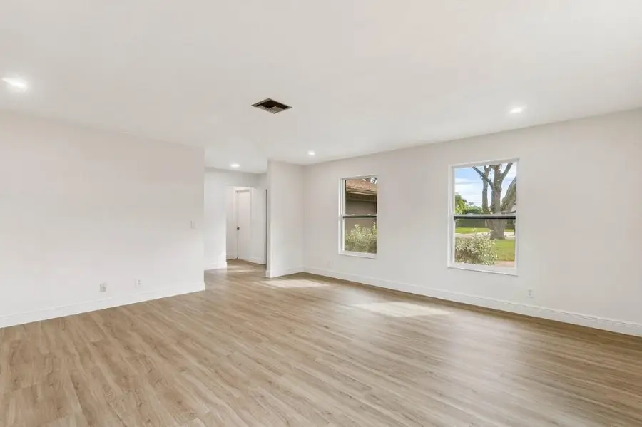 4679 Dolphin Dr, Lake Worth, FL 33463 - Image #3