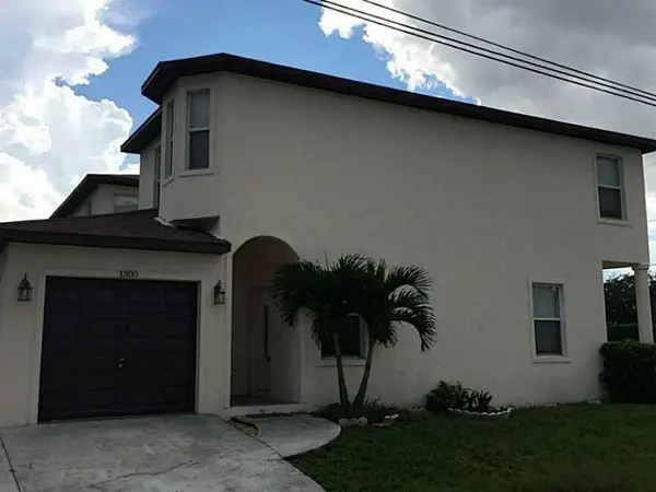 1300 SW 44th Ter, Fort Lauderdale, FL 33317