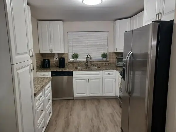 9201 Sunrise Lakes Blvd #104, Sunrise, FL 33322