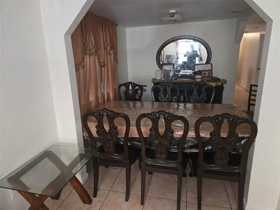 1531 NW 62nd Ter, Miami, FL 33147 - Image #2