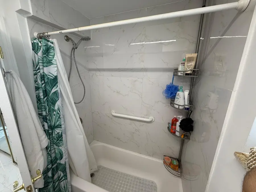 2901 NW 46th Ave #305, Lauderdale Lakes, FL 33313 - Image #2