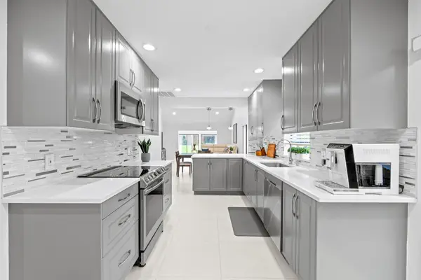 8020 Eastlake Drive # 11a, Boca Raton, FL 33433