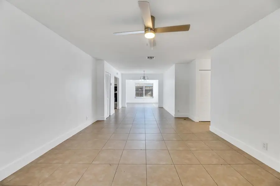 180 SW 78th Ave, Margate, FL 33068 - Image #3