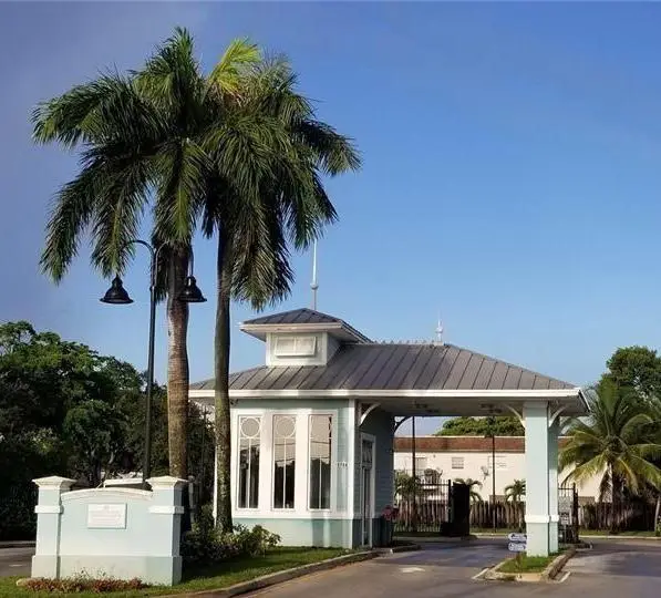 5317 NW 18th St #2B, Fort Lauderdale, FL 33313