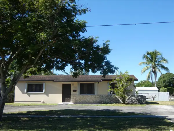 17920 NW 82nd Ave, Hialeah, FL 33015