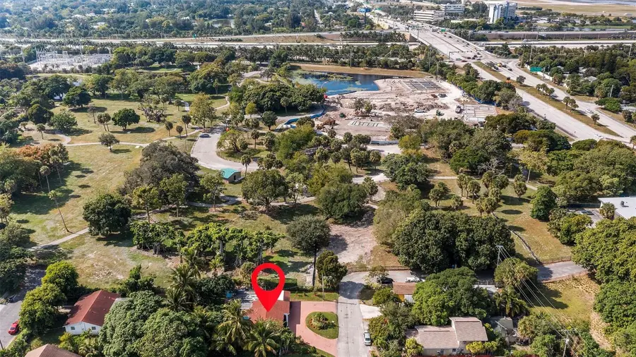 946 Alamanda Road, West Palm Beach, FL 33405 - Image #2