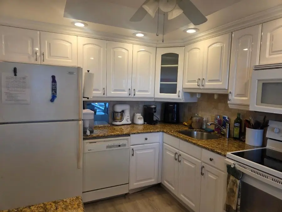 3150 N Palm Aire Drive #805, Pompano Beach, FL 33069 - Image #3