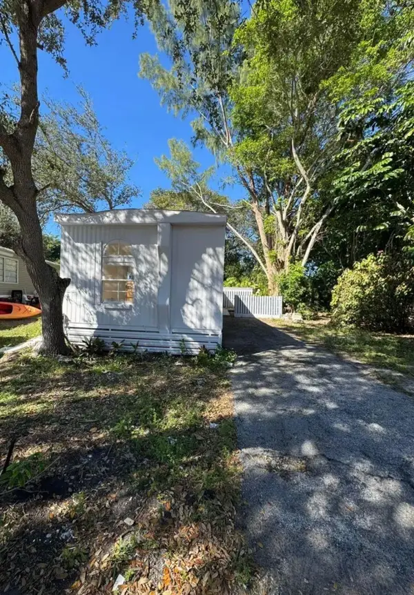 6800 NW 39 Ave, Coconut Creek, FL 33073