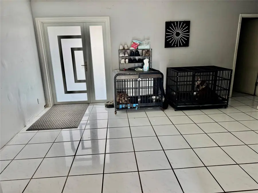 8212 NW 74th Terrace, Tamarac, FL 33321 - Image #3