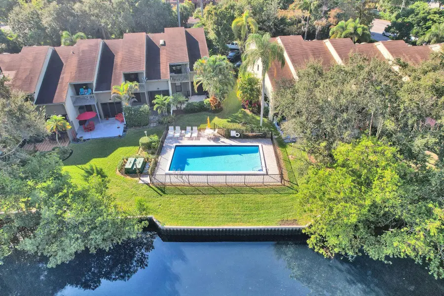 81 NE 17th Ct, Fort Lauderdale, FL 33305 - Image #2