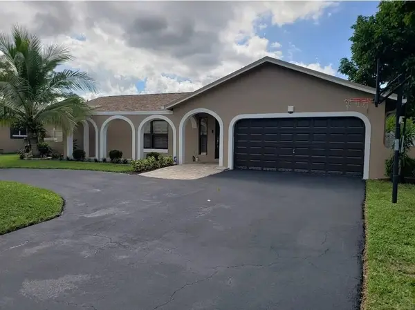 2702 NW 98th Way, Coral Springs, FL 33065