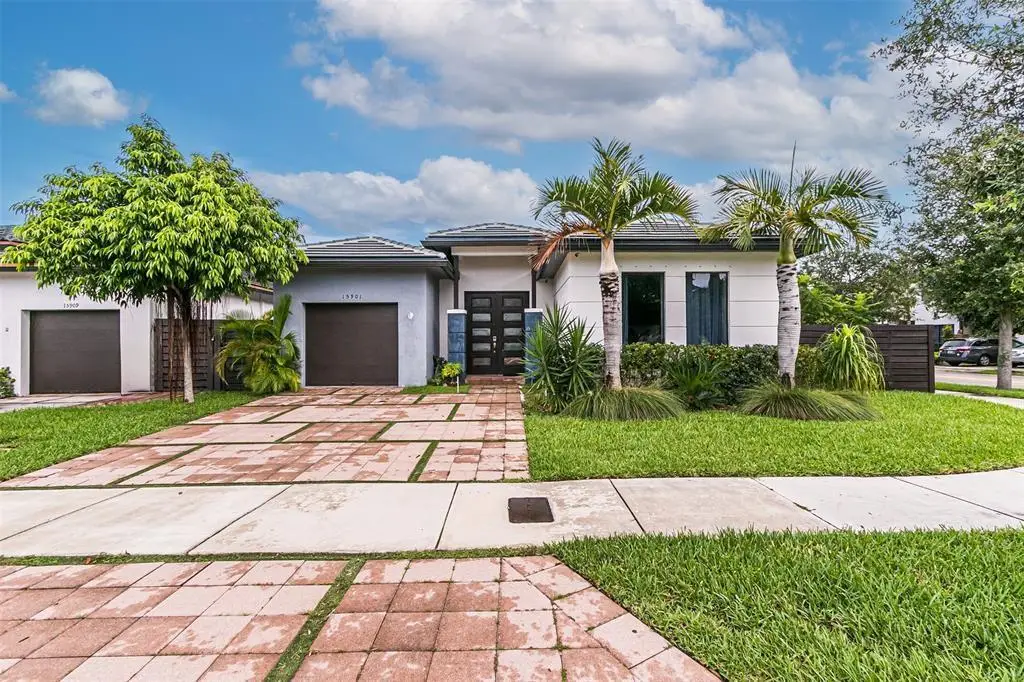 15901 SW 136th Way, Miami, FL 33196 - Image #1