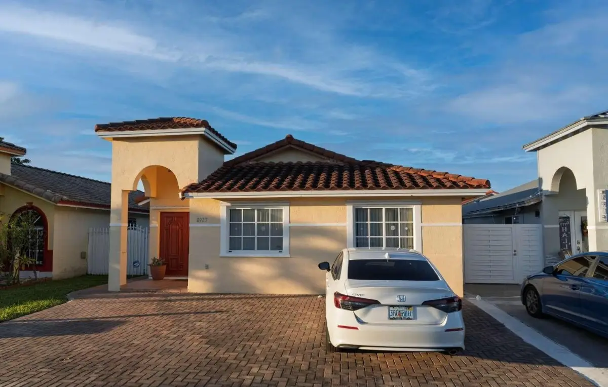 8927 NW 111th Terrace, Hialeah, FL 33018 - Image #1
