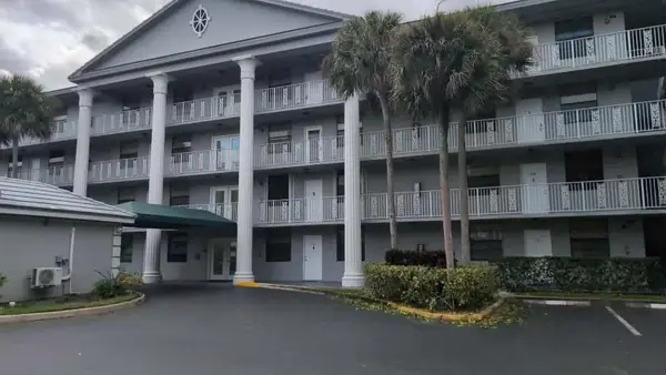 1506 Whitehall Dr #203, Davie, FL 33324