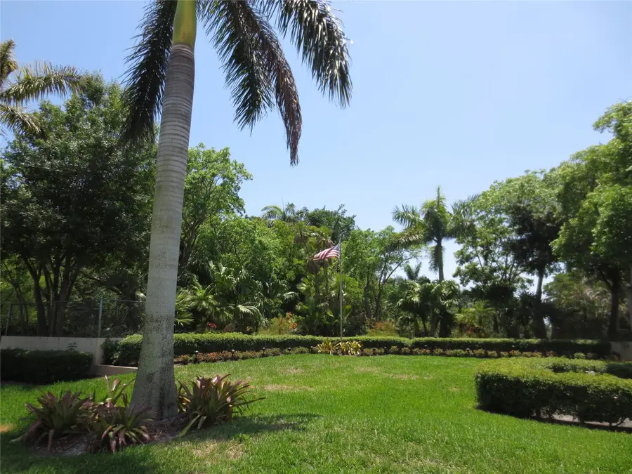 102 Royal Park Dr #3F, Oakland Park, FL 33309 - Image #2