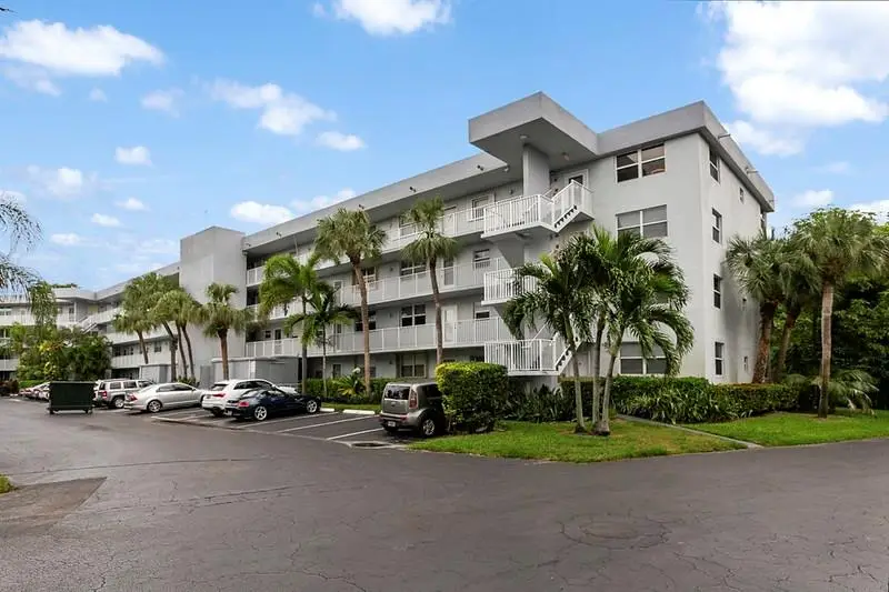 102 Royal Park Dr #3F, Oakland Park, FL 33309 - Image #3