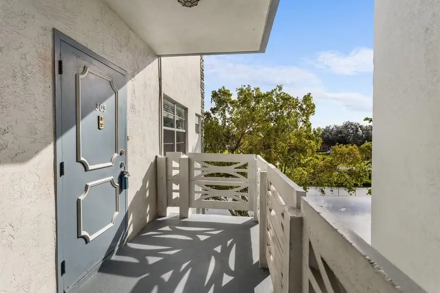 4090 NW 42nd Avenue #309, Lauderdale Lakes, FL 33319 - Image #3