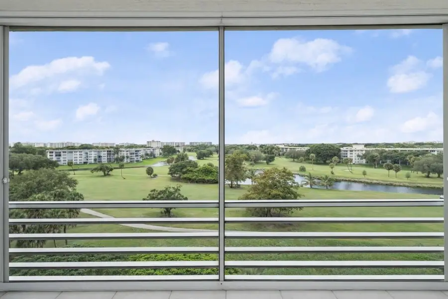 3520 Oaks Way #806, Pompano Beach, FL 33069 - Image #3