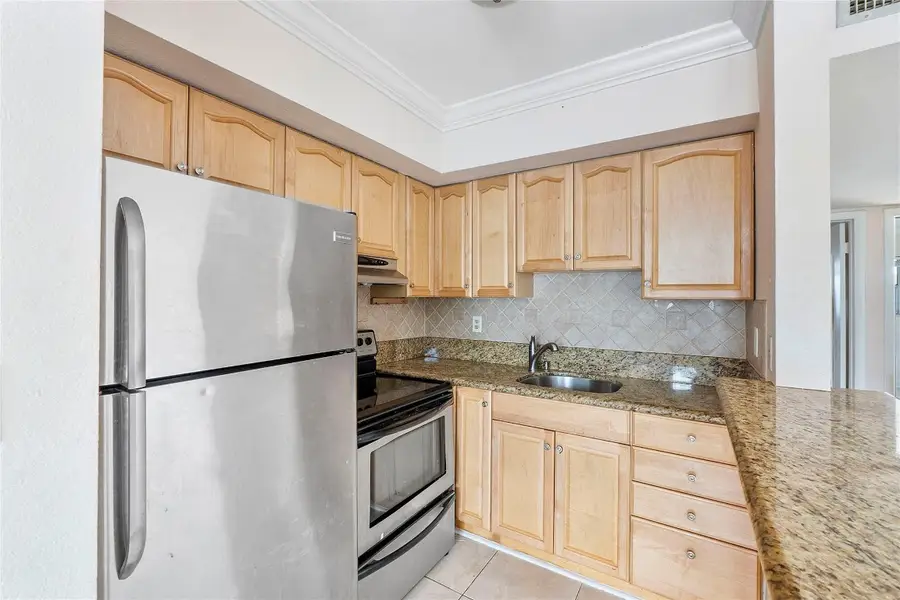 4050 NE 12th Terrace #39-2, Oakland Park, FL 33334 - Image #3