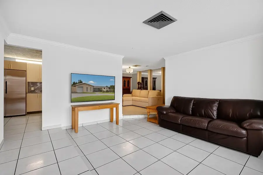 1910 SW 98th Ter, Miramar, FL 33025 - Image #2