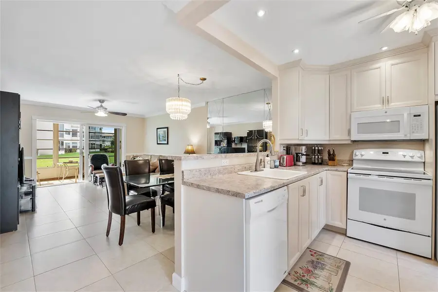 3405 NW 48th Ave #401, Lauderdale Lakes, FL 33319 - Image #2