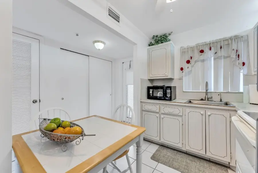 8950 Sunrise Lakes Boulevard #210, Sunrise, FL 33322 - Image #2