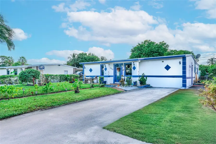 1229 NW 19th Ave, Fort Lauderdale, FL 33311 - Image #2