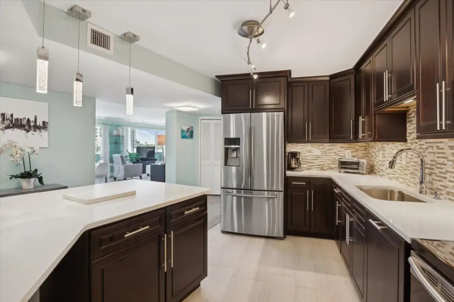 3000 Holiday Dr #506, Fort Lauderdale, FL 33316 - Image #3