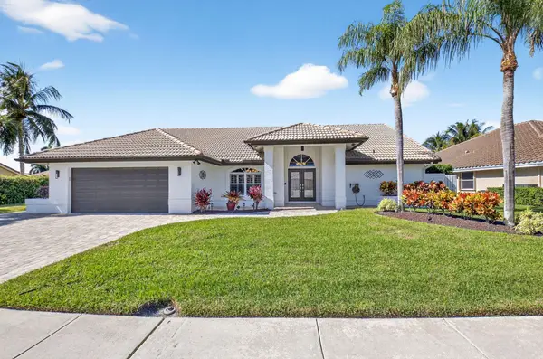 6707 Blue Bay Cir, Lake Worth, FL 33467