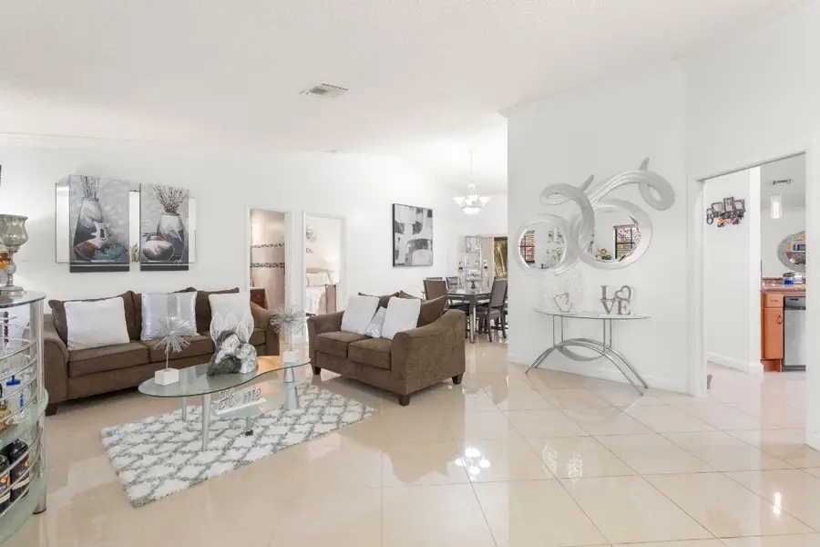 2326 NW 96th Way, Coral Springs, FL 33065 - Image #2