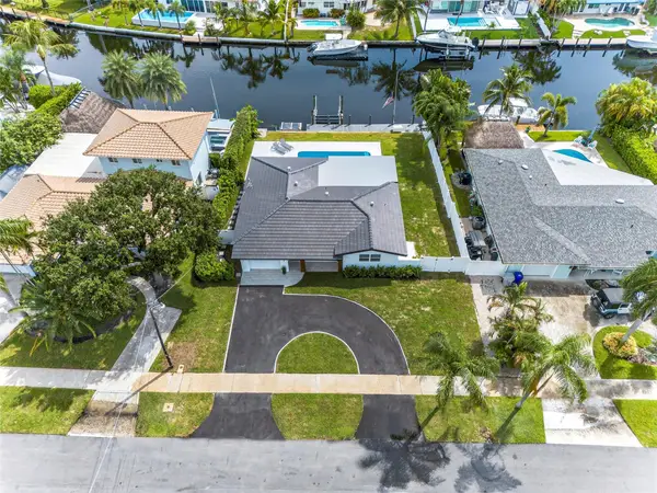 230 SE 3rd Ave, Pompano Beach, FL 33060