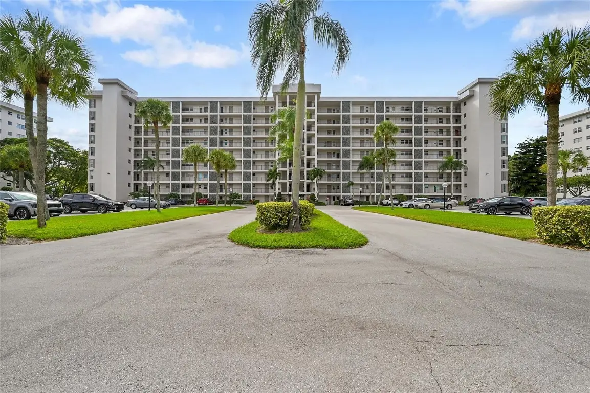 3100 N Palm Aire Drive #606, Pompano Beach, FL 33069 - Image #1