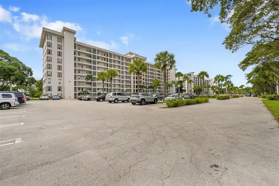 3100 N Palm Aire Drive #606, Pompano Beach, FL 33069 - Image #2