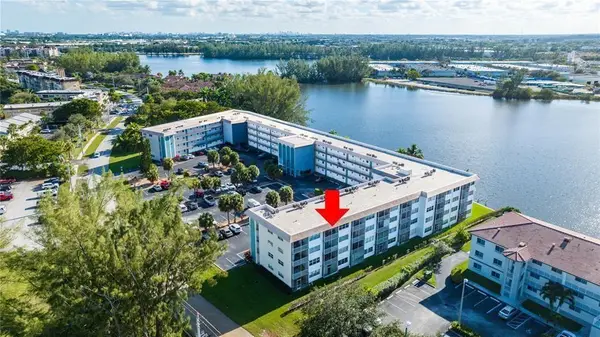 4311 Crystal Lake Dr #421, Deerfield Beach, FL 33064