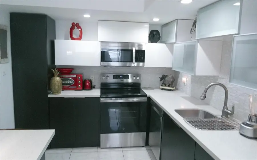 307 Saxony G #307, Delray Beach, FL 33446 - Image #2